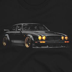 British Performance Legend XJ40 Time Attack T-Shirt – Widebody Racing Spirit