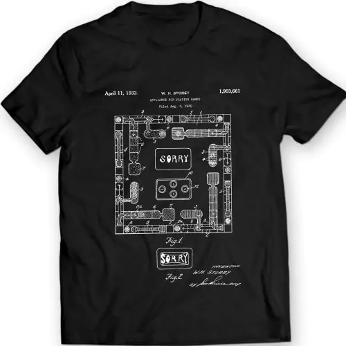 Drücken Sie Ihre spielerische Seite mit unserem Sorry Board Game Patent T-Shirt zum Ausdruck, das sorgfältig aus hochwertiger Baumwolle gefertigt ist und eine detaillierte 